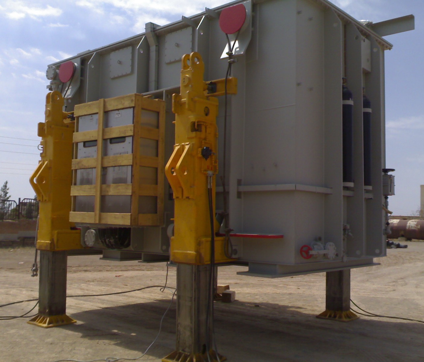 Lifting Power Transformer